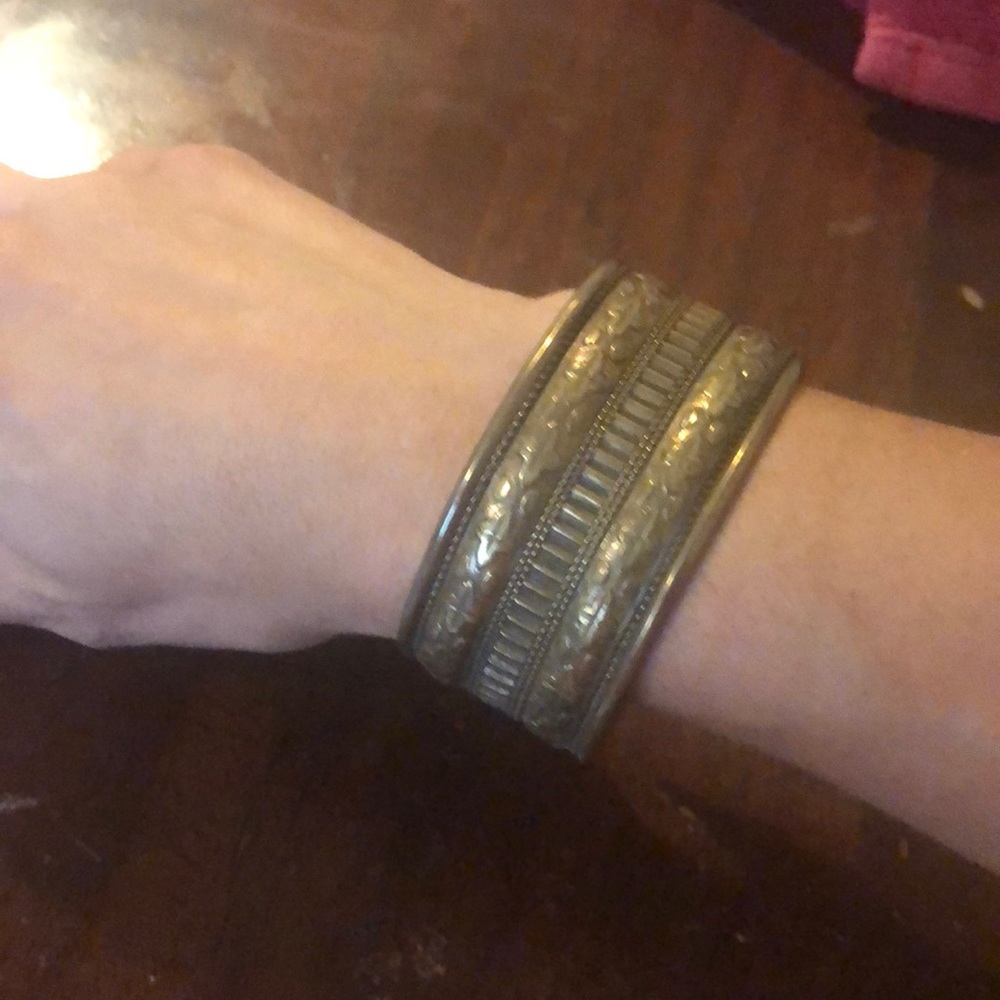1$ if you buy 4 or more costume jewelry.